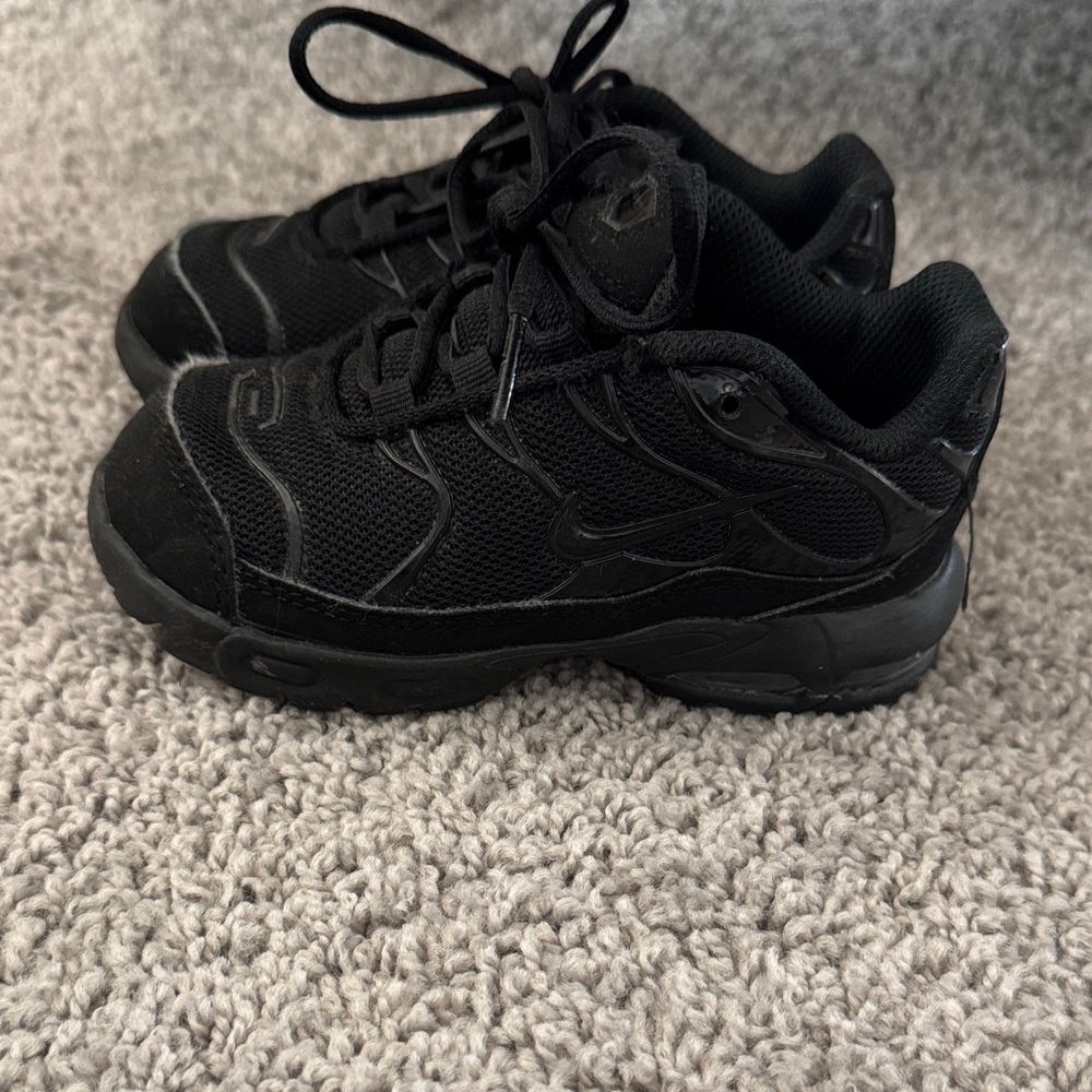 Nike Kids Black Sneakers